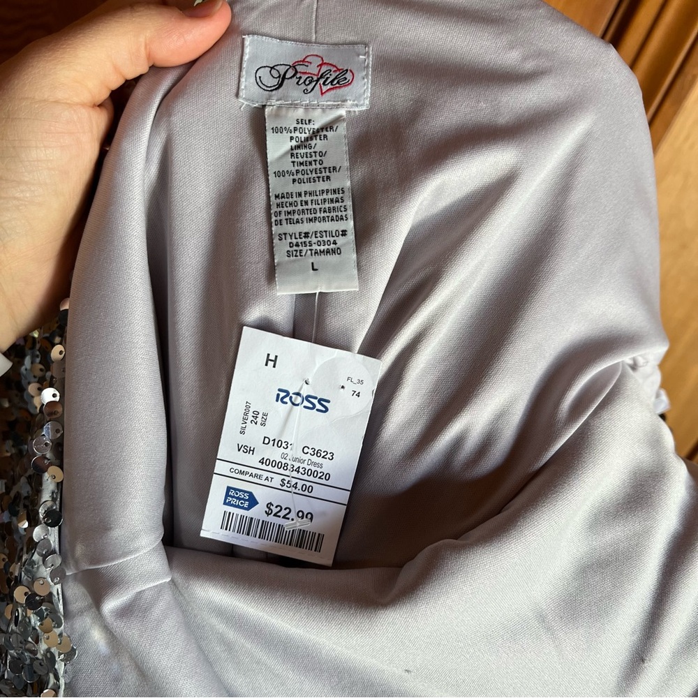 Sequin Cold Shoulder Bodycon Dress NWT - Picture 6 of 7